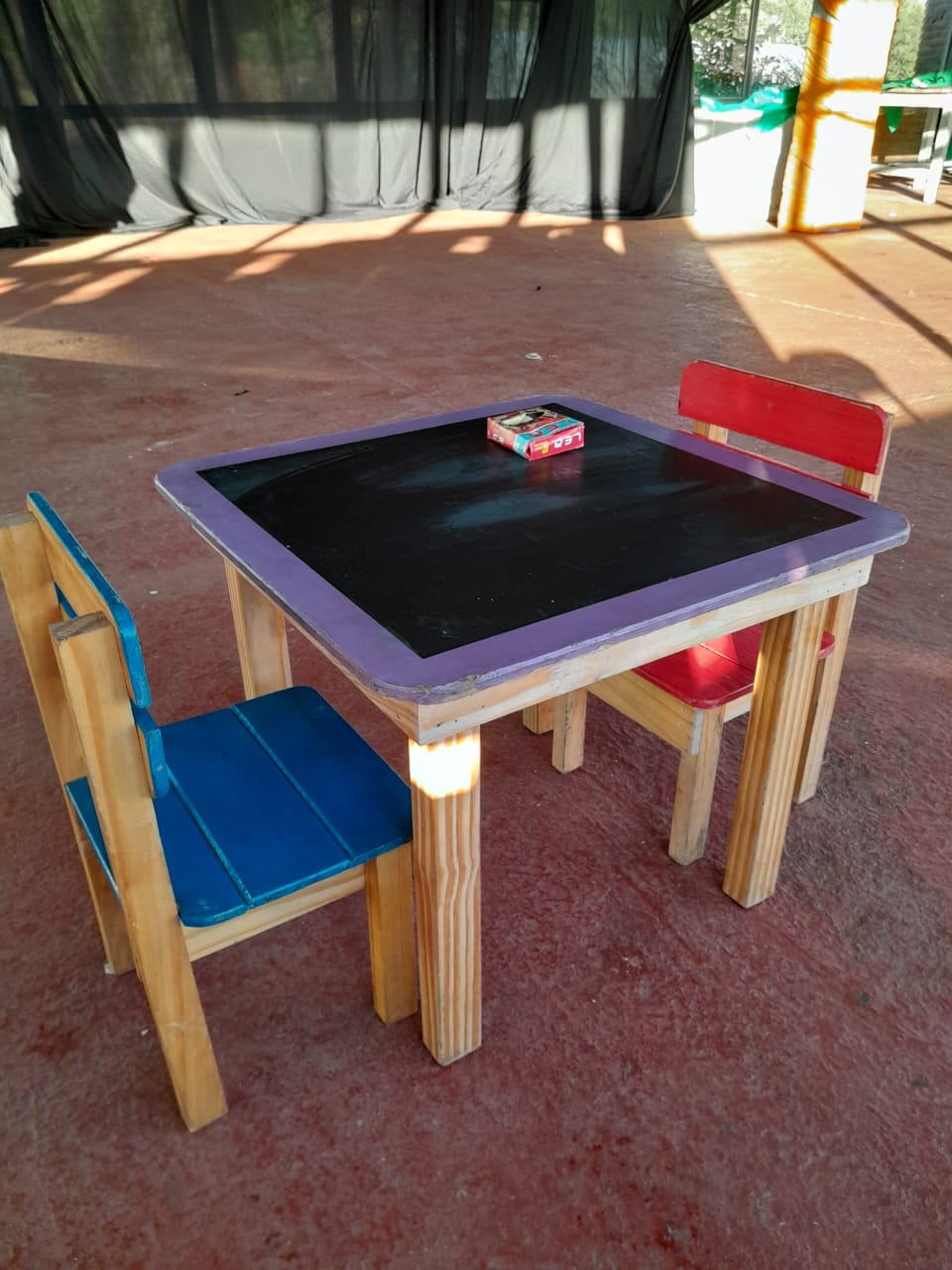 Mesas infantiles
