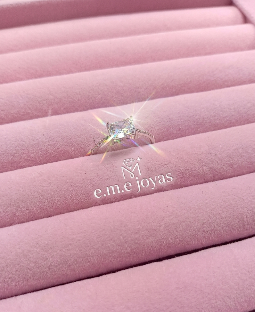 Anillo solitario cristal